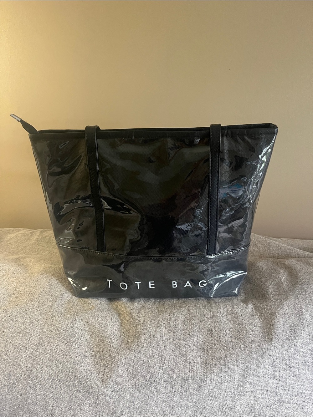 Tote paperbag style zip top closure